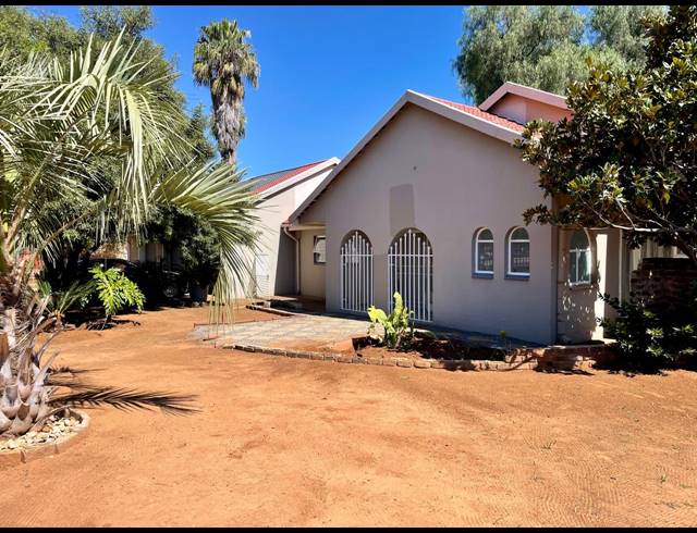 3 BEDROOM HOUSE FOR SALE IN THREE RIVERS EAST